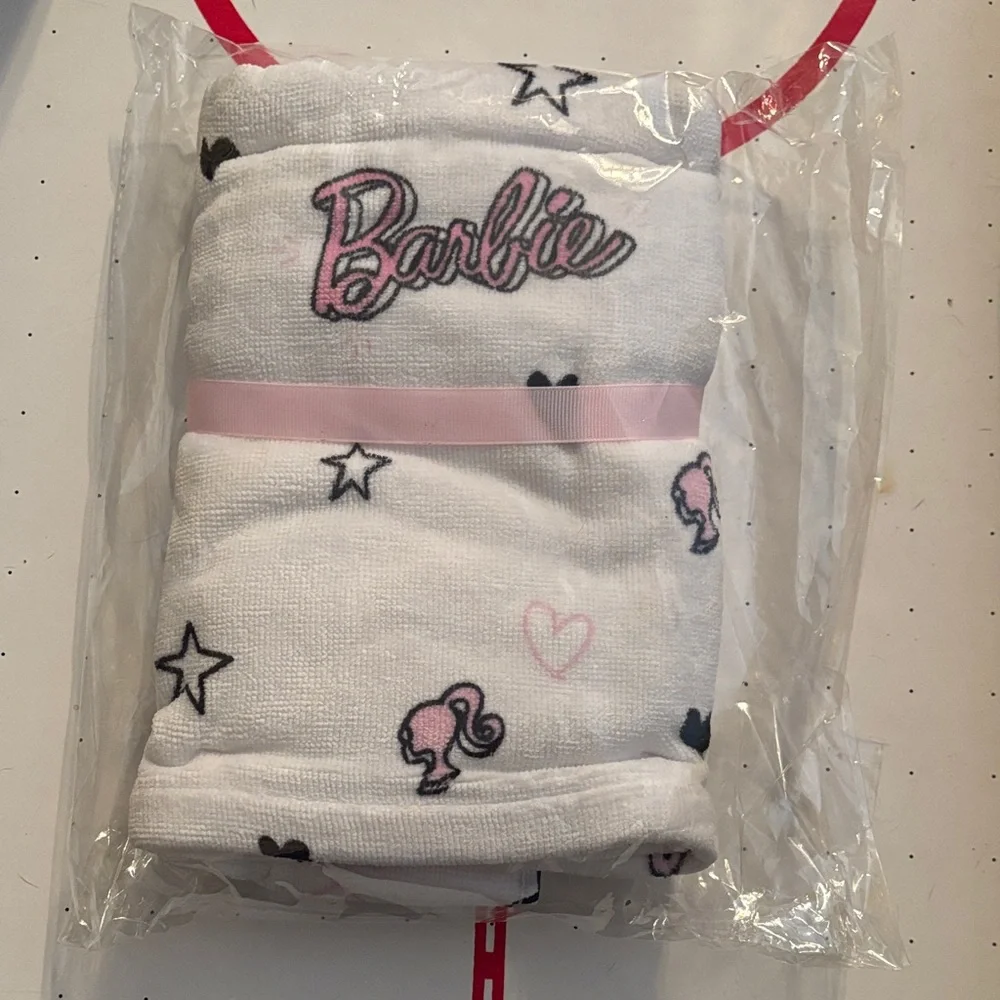Barbie White and Pink Towel Set with Stars